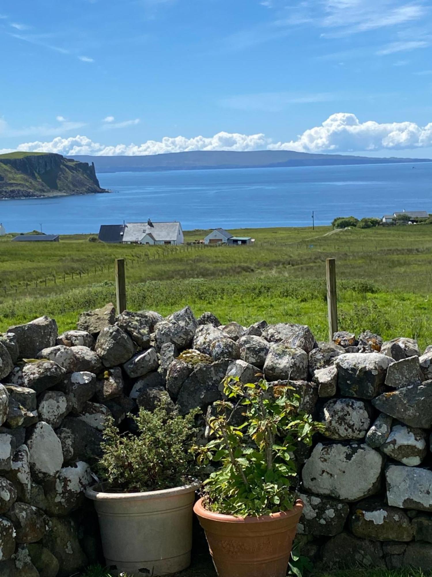 Cnoc Ruaraidh Cottage Kilmuir  Екстериор снимка